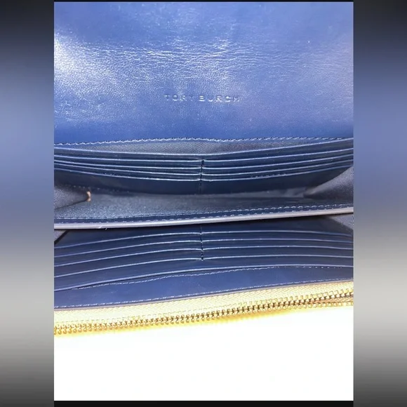 Tory Burch Robinson Chain Wallet - Picture 4 of 6